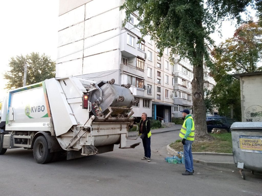 З Харкова вивезли понад 50 тисяч кубометрів сміття