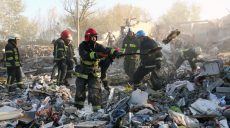 Уже 52 загиблих: Синегубов сказав, що в с.Гроза просіють попіл на місці вибуху