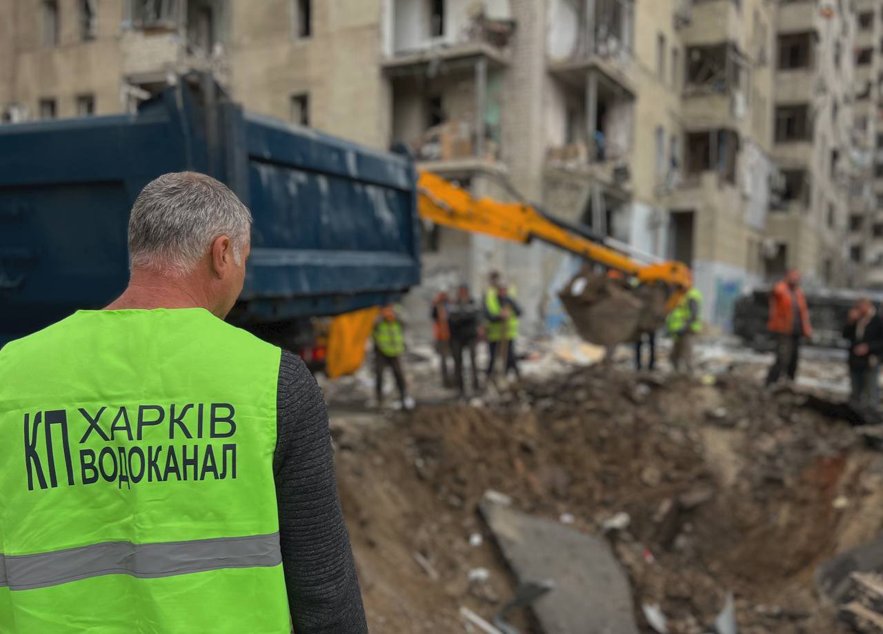 У Київському районі Харкова усувають аварії після ракетного удару