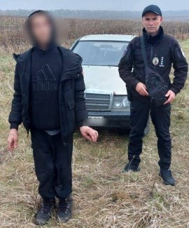 На Харківщині молодик угнав «Mercedes Benz», а потім кинув його посеред вулиці