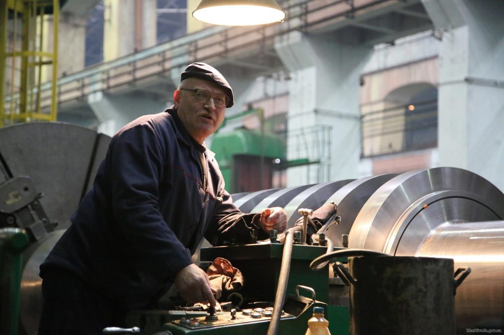 Рабочие пошли воевать: есть ли бронь на харьковских заводах — ответ ЦЗ