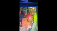 П’яний житель Харківщини облив бензином компанію підлітків і підпалив (відео)