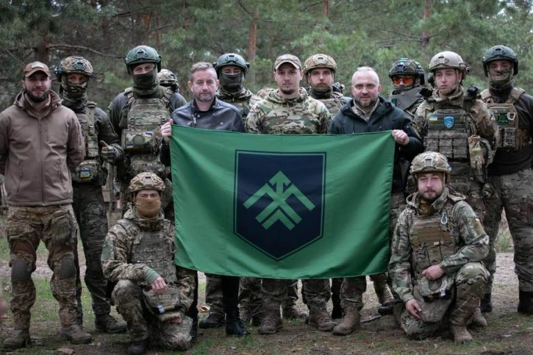 «Хартия» VS мэрия Харькова: что случилось с граффити в поддержку бригады