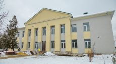 Адмінбудівлю за 74 млн грн відновлюють у Старому Салтові на Харківщині
