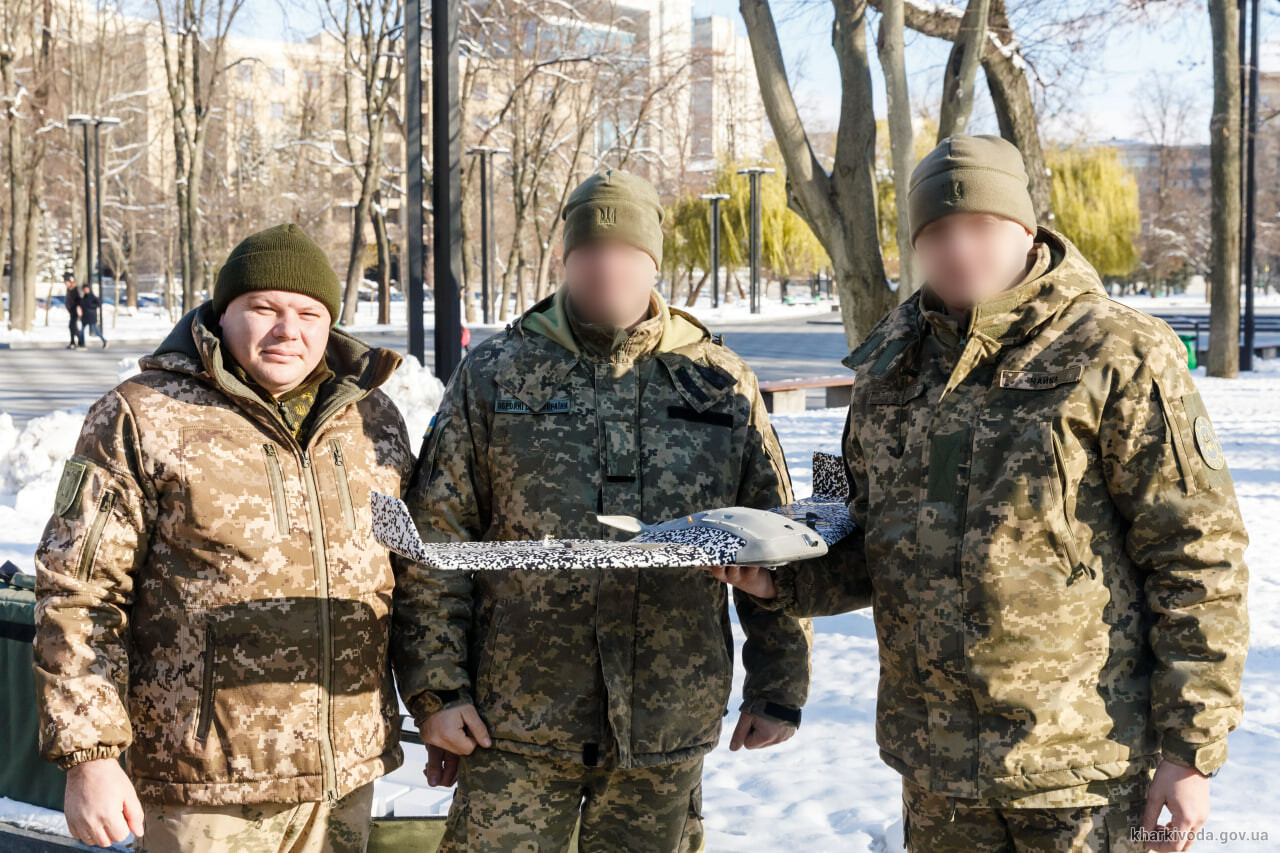 БПЛА передали бійцям, які боронять Харківську область від росіян