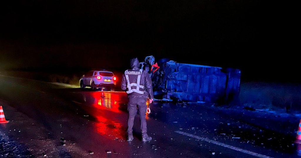 Один умер, трое в реанимации. Кровавое ДТП произошло в Харьковской области