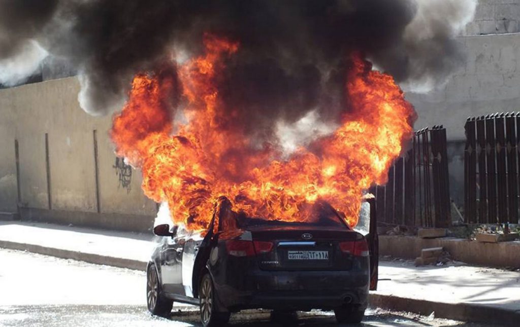 Месть с огоньком. Ревнивый мужчина поджег автомобиль бывшей девушки в Харькове