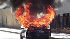 Месть с огоньком. Ревнивый мужчина поджег автомобиль бывшей девушки в Харькове