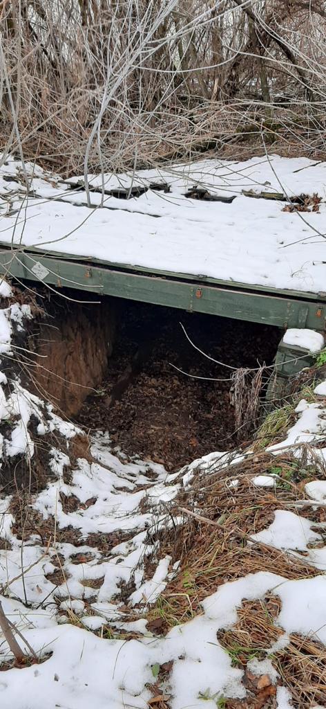 В лесу на Харьковщине нашли российский схрон (фото)