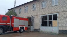 Авиабомбой ударили по пожарной части на Харьковщине: опубликованы фото