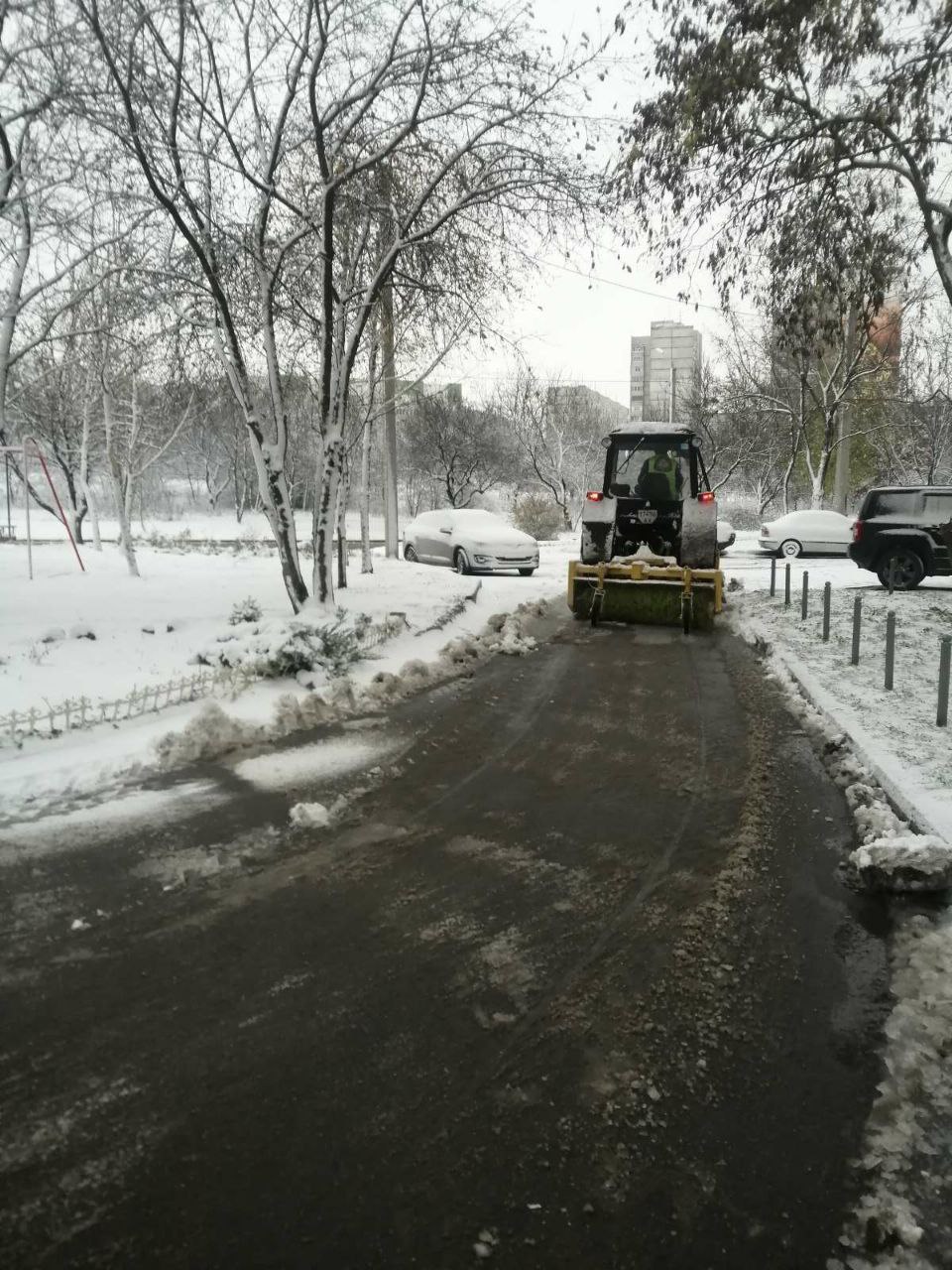 В Харькове убирают снег ноябрь 2023 2