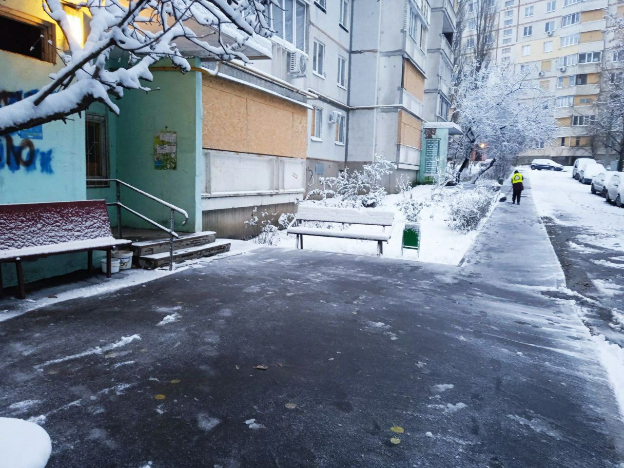 В Харькове убирают снег ноябрь 2023 4