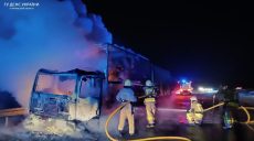 Під Харковом під час руху загорілася вантажівка