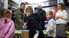 Зеленский побывал в метро Харькова: смотрел, как учатся дети (фото, видео)