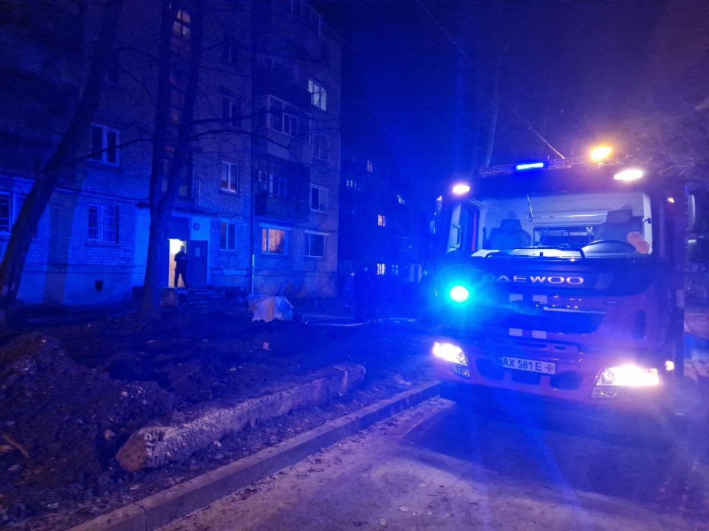 Один мужчина погиб, 13 жителей эвакуировали из дома в Харькове из-за пожара