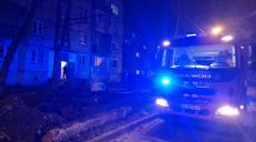 Один чоловік загинув, 13 мешканців евакуювали з будинку у Харкові через пожежу