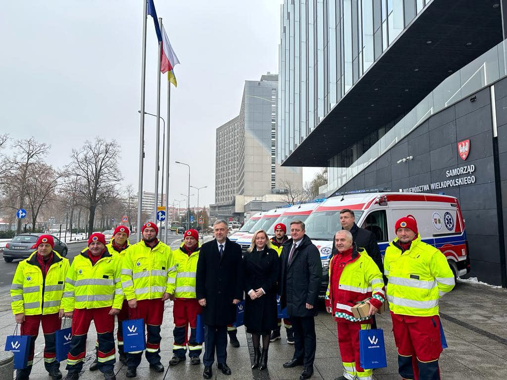 Суперсучасні реанімобілі на 1,1 млн євро передали поляки Харківщині