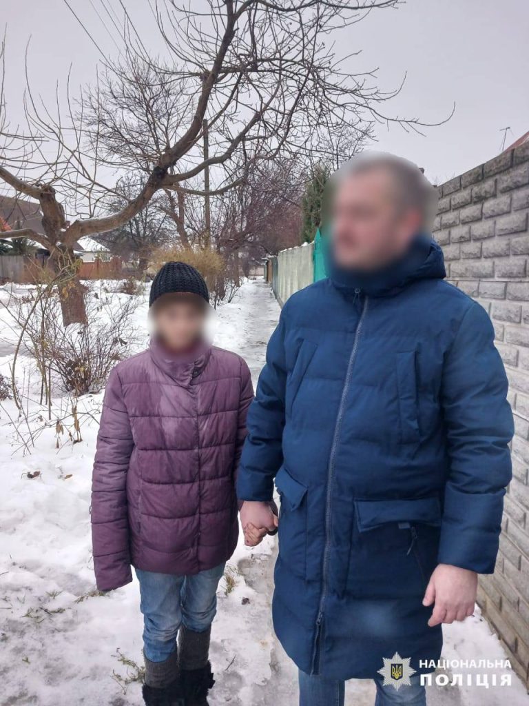 Поссорилась с родителями и ушла из дома: в Харькове искали 12-летнюю девочку