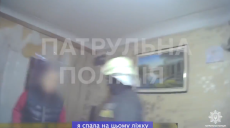 В Харькове копы и спасатели освободили женщину из собственной квартиры (видео)