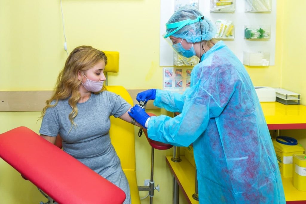 24-ая поликлиника в Харькове снова выбрала самого дорогого поставщика – ХАЦ