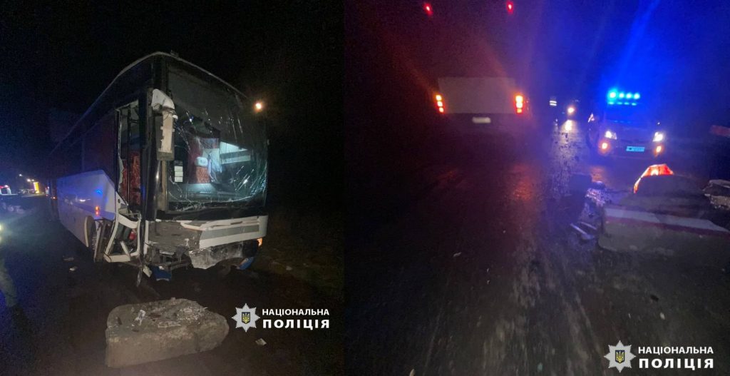 Автобус врезался в блоки под Харьковом: состояние детей, что говорит водитель