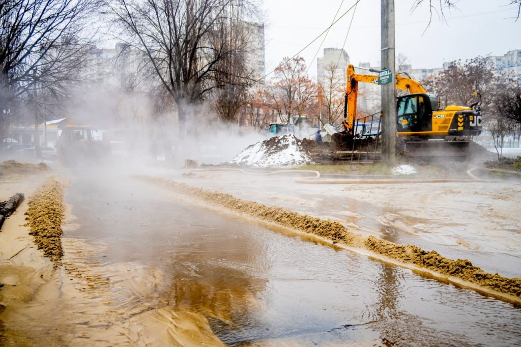 Авария на сетях в Харькове: без отопления и горячей воды — 208 домов (видео)