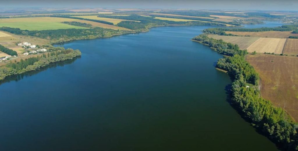 Велику водойму на Харківщині тривалий час використовували незаконно (фото)