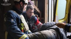Ракетный удар по Харькову: мужчину достали из-под завалов, эвакуировали детей