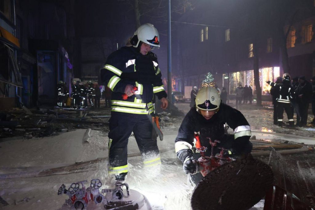 Главные новости Харькова 30.12: удар по центру, 26 раненых и разрушения