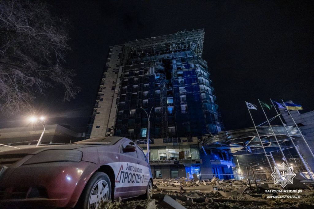 Сильний удар, будівля здригається – німецька журналістка була в Kharkiv Palace