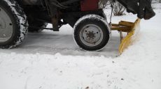 КВБО помогает убирать снег и лед на улицах Харькова