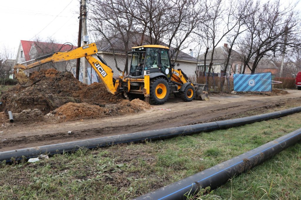 На вулиці Корабельній у Харкові міняють ділянки водоводу