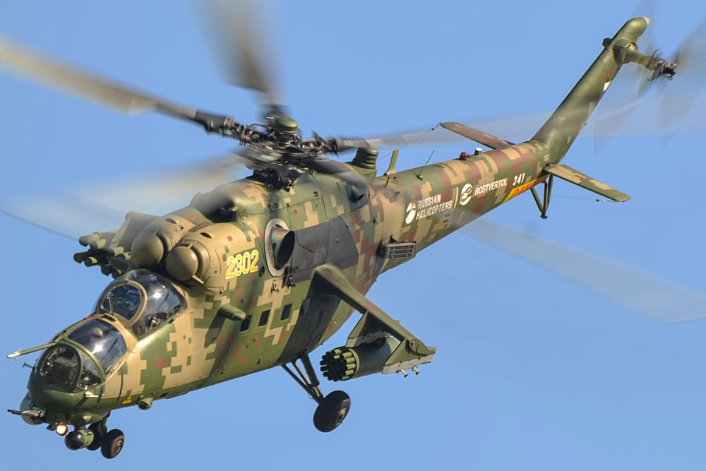 Вертолет РФ уничтожили бойцы ВСУ ракетой HIMARS в Харьковской области (видео)