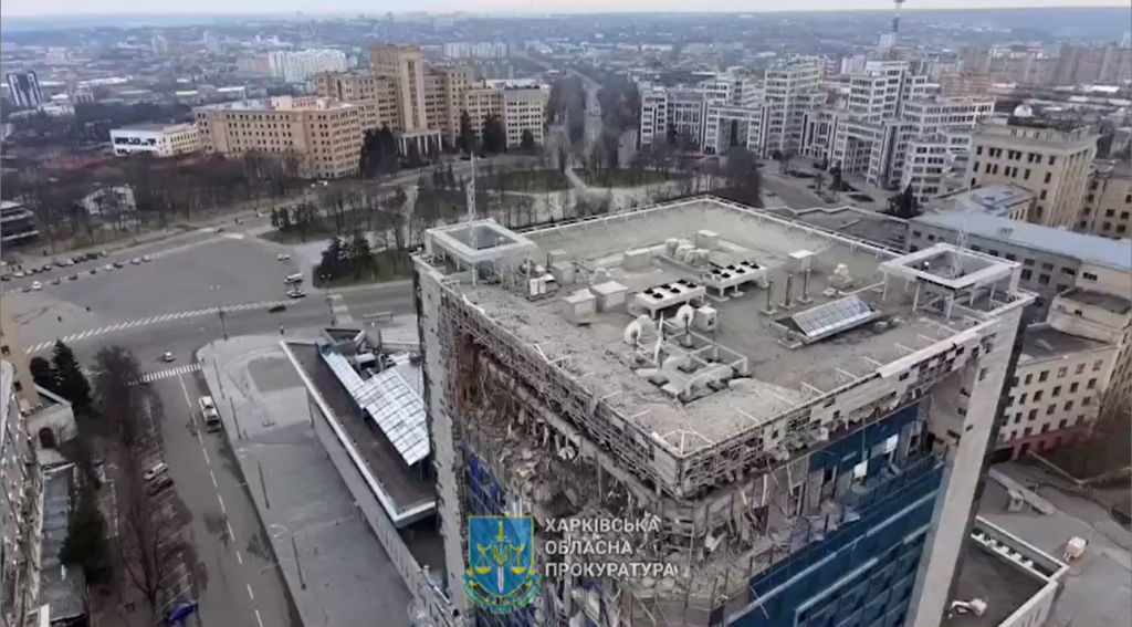 Как выглядит разбитый РФ Kharkiv Palace в центре Харькова (видео с дрона)
