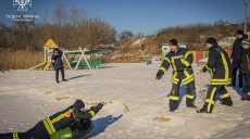 Водолазы на Харьковщине спасали провалившихся под лед и самих себя (видео)