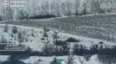 Ворожий екскаватор знищив дрон на окупованій Харківщині (відео)