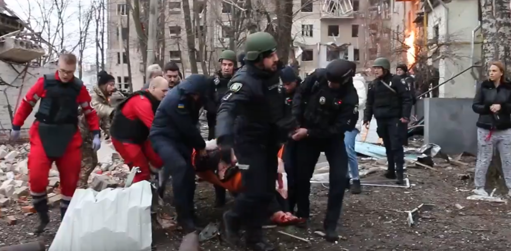 Через ракетну атаку на Харків постраждали 50 людей, з них 6 – діти (відео)