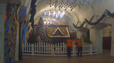 Сказка в метро Харькова закончилась: новогодний декор разбирают (видео)