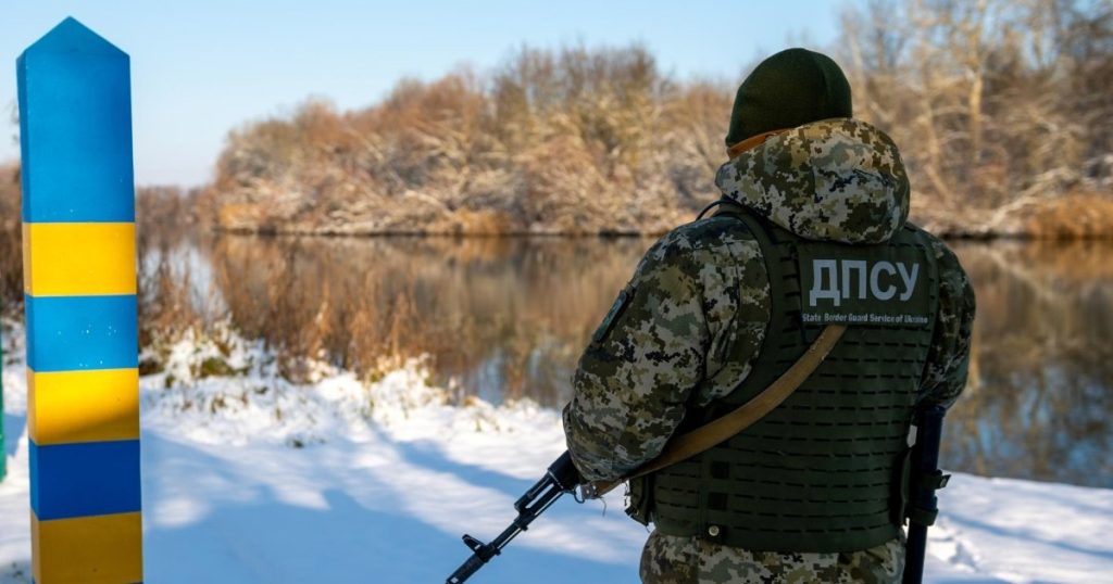 Очередного уклониста с Харьковщины в гидрокостюме выловили из Днестра (видео)