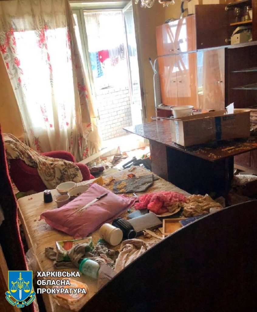 Дитина три дні сама була у квартирі в Харкові: горе-матері вручили підозру