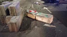Смертельное ДТП: автомобиль врезался в бетонные блоки в Харькове