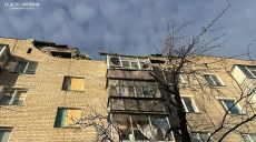 У новорічну ніч росіяни з РСЗВ вдарили по 5-поверхівці у селищі на Харківщині