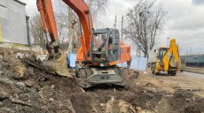 Ракетним ударом був пошкоджений водовід у Харкові: аварію усувають (фото)