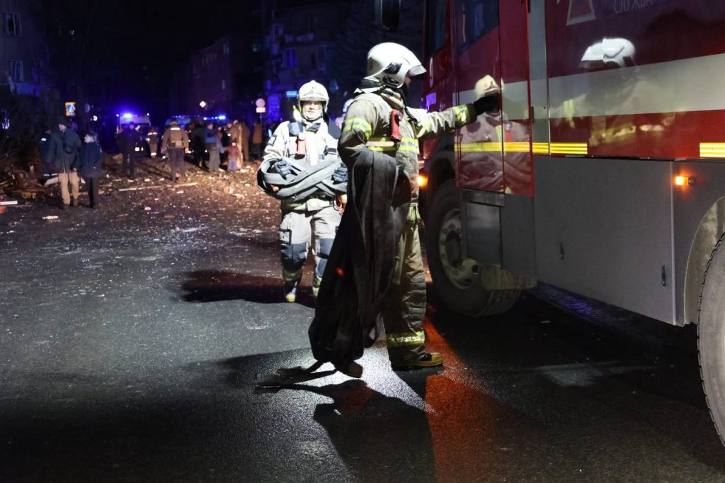 Россияне ударили по постам пожарных и «скорой» под Харьковом — ХОВА