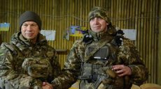 Сирський нагородив «Золотим хрестом» солдата з харківської 92-ої бригади
