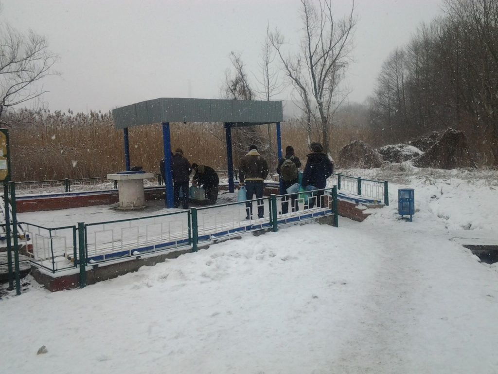 Витік палива: жителів Немишлі закликали не пити воду з джерел і свердловин