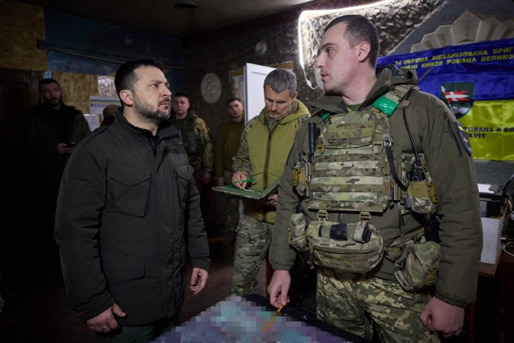 Зеленский приехал на Харьковщину: поговорил с воинами, защищающими Купянск