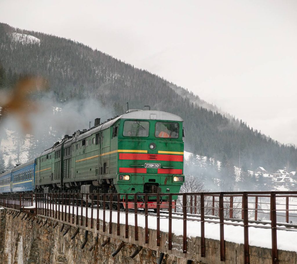 Назначили дополнительный поезд из Харькова в Карпаты: будет ездить ежедневно