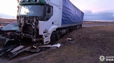 ДТП із постраждалим на Харківщині: зіткнулися вантажівка та легковик (фото)