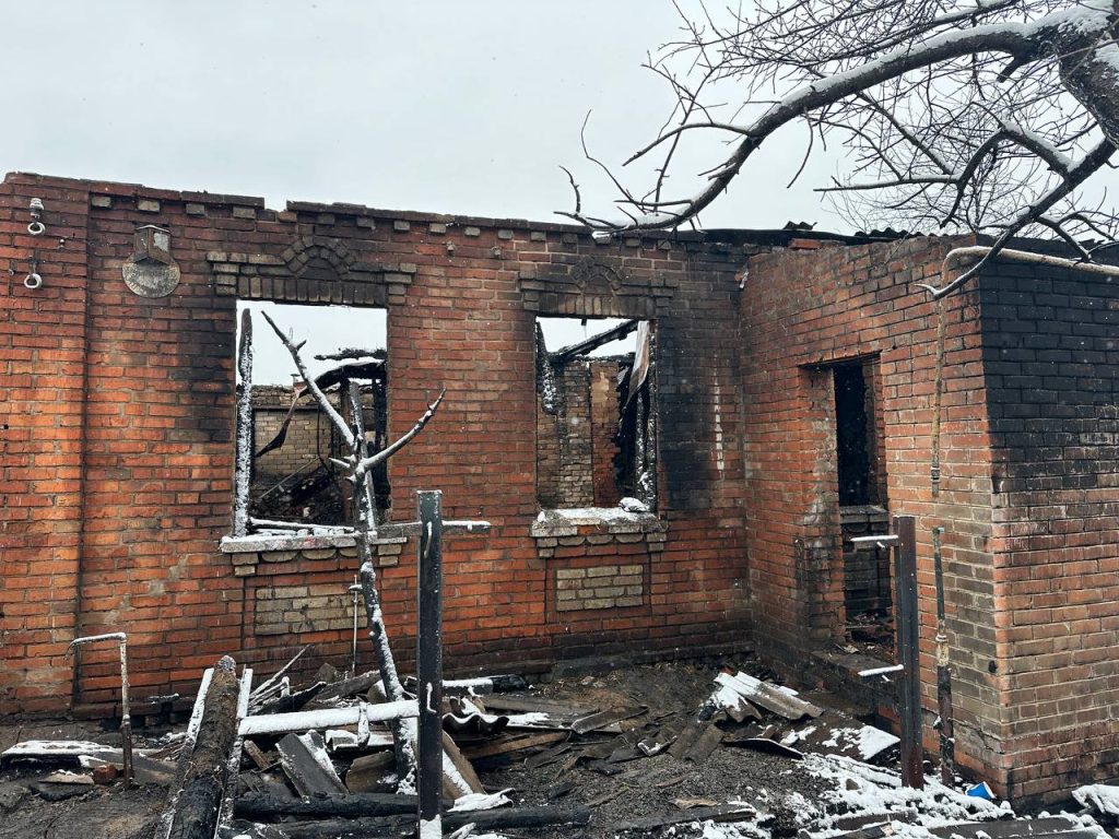 Пошкоджені понад 15 домів і три будівлі: комісія ХМР на місці ударів РФ (фото)